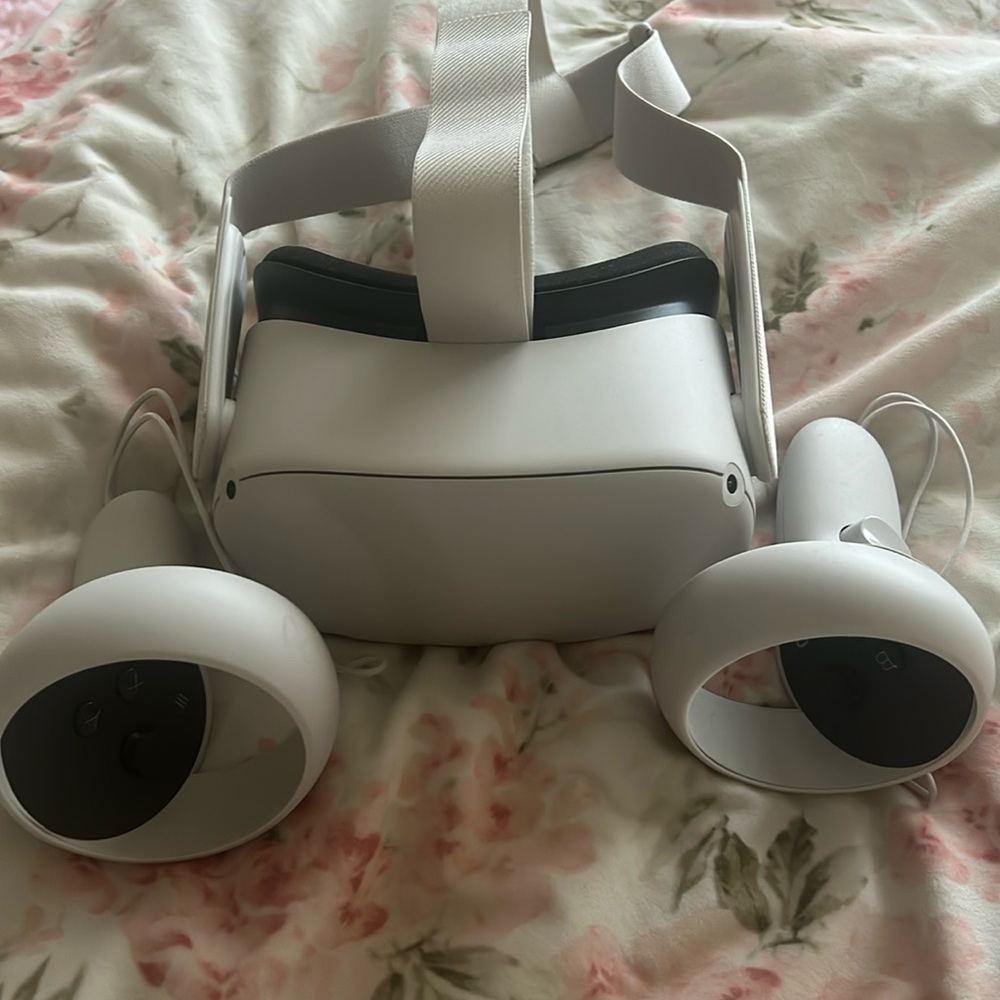 Oculus quest 2 VR headset